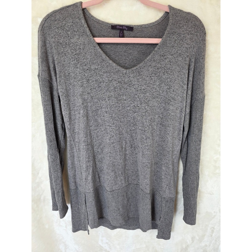 Olivia Sky Gray V-Neck Ribbed Sleeve Knit Sweater Top Womens Small